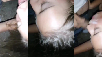 Amador com novinha levando gozada na cara em público