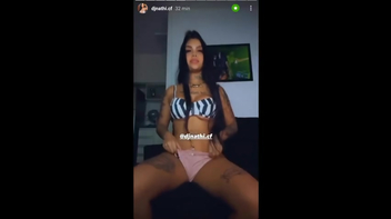 Pornô DJ Nathi transando de ladinho com o Thomaz Costa debaixo da coberta
